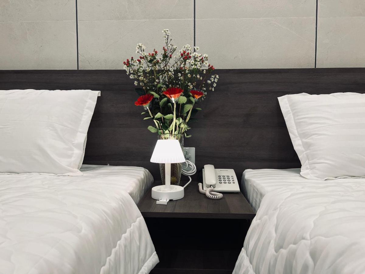 Huy Hoang Hotel Phan Thiet Bagian luar foto